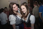 Dirndl Clubbing 12008617