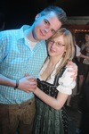 Dirndl Clubbing 12008675