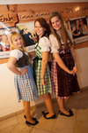 Dirndl Clubbing 12009430