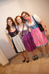 Dirndl Clubbing 12009437