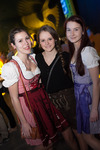 Dirndl Clubbing 12009445