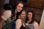 Dirndl Clubbing 12009448