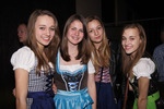 Dirndl trifft Lederhosn