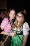 Dirndl trifft Lederhosn 12082736