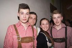 Dirndl trifft Lederhosn 12082746