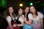 Dirndl trifft Lederhosn 12082767