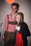 Dirndl trifft Lederhosn 12082776