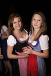 Dirndl trifft Lederhosn 12082786