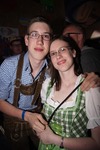 Dirndl trifft Lederhosn 12082853