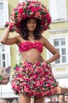 6. Fashion and Flower - Modenschau 12087076