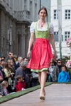 6. Fashion and Flower - Modenschau 12087088