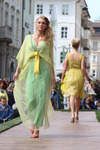 6. Fashion and Flower - Modenschau 12087217