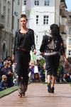 6. Fashion and Flower - Modenschau 12087221