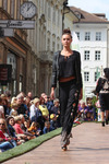 6. Fashion and Flower - Modenschau 12087222