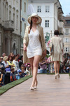 6. Fashion and Flower - Modenschau 12087260