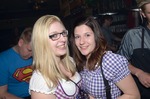 Lederhosen vs.Dirndl 12120009