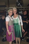 Lederhosen vs.Dirndl 12120014