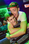 We love Friday 12390199