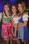 Dirndl vs. Lederhosn