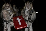 Perchtenlauf mit den Faistenauer Krampussen 13098896