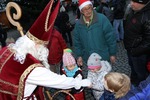 Adventmarkt & Perchtenlauf 13672744