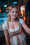Mädchen auf dem Pferd 14810949