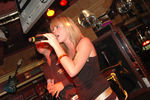 I`m living to singing Karaoke !!!! 10450677