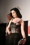 Autogrammstunde mit Dita von Teese