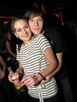 SZENE1-SCHOOL-OUT-PARTY 7607375