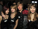 SZENE1-SCHOOL-OUT-PARTY 7607406