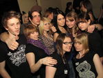 SZENE1-SCHOOL-OUT-PARTY 7607414