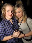 SZENE1-SCHOOL-OUT-PARTY 7607495