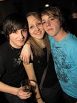 SZENE1-SCHOOL-OUT-PARTY 7607816