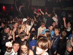 SZENE1-SCHOOL-OUT-PARTY 7607851