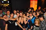 SZENE1-SCHOOL-OUT-PARTY 7608270