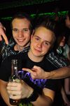 SZENE1-SCHOOL-OUT-PARTY 7608337