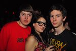 SZENE1-SCHOOL-OUT-PARTY 7608384