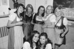 Lederhosn und Dirndl Night 7794951