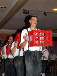 Ball in Tracht für Jung und Alt 8905240