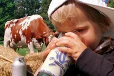 Gruppenavatar von Mutti, müssen Mütter auch Gras essen, damit Milch aus den Brüsten kommt?