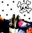 Gruppenavatar von º•.¸ (¨*•.¸kiLL mY familY...stoLE mY moneY...fucK mY boYfrienD...buT don'T toucH mY conversE¸.•*¨)¸.•º