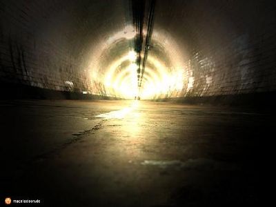 Gruppenavatar von Es gibt immer ein Licht am Ende des Tunnels ... Bete, dass es kein Zug ist!