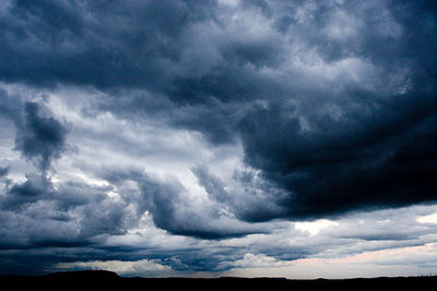 Gruppenavatar von Lehrer sind wie Dunkle Wolken, wen sie sich verziehen wird's schön ^^