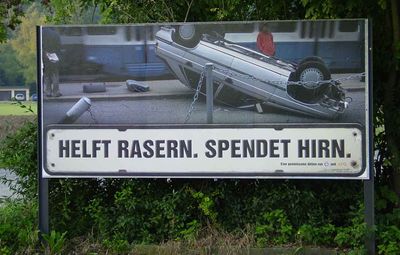 Gruppenavatar von Helft Rasern, Spendet Hirn