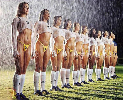 Gruppenavatar von Frauen die Fussball spielen, sind sexy !