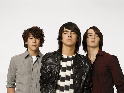 Gruppenavatar von JONAS BROTHERS 4 EVER AND EVER