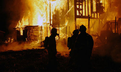 Gruppenavatar von Ein Feuerwehrmann stirbt nicht, er fährt in die Hölle um dort das Feuer zu löschen