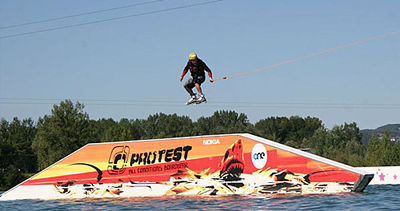 Gruppenavatar von warum kein wakeboarden im winter ?????