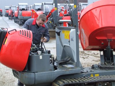 Gruppenavatar von Ein Baumaschinentechniker der ned sauft, is wie a Motor der ned lauft