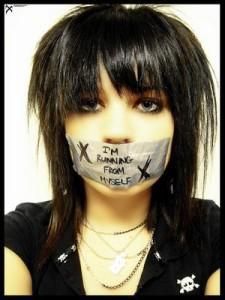 Gruppenavatar von Ein emo ritzt sich um nicht zum tätowierer gehen zu müssen...:P